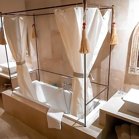 Hotel Serola Tortellà